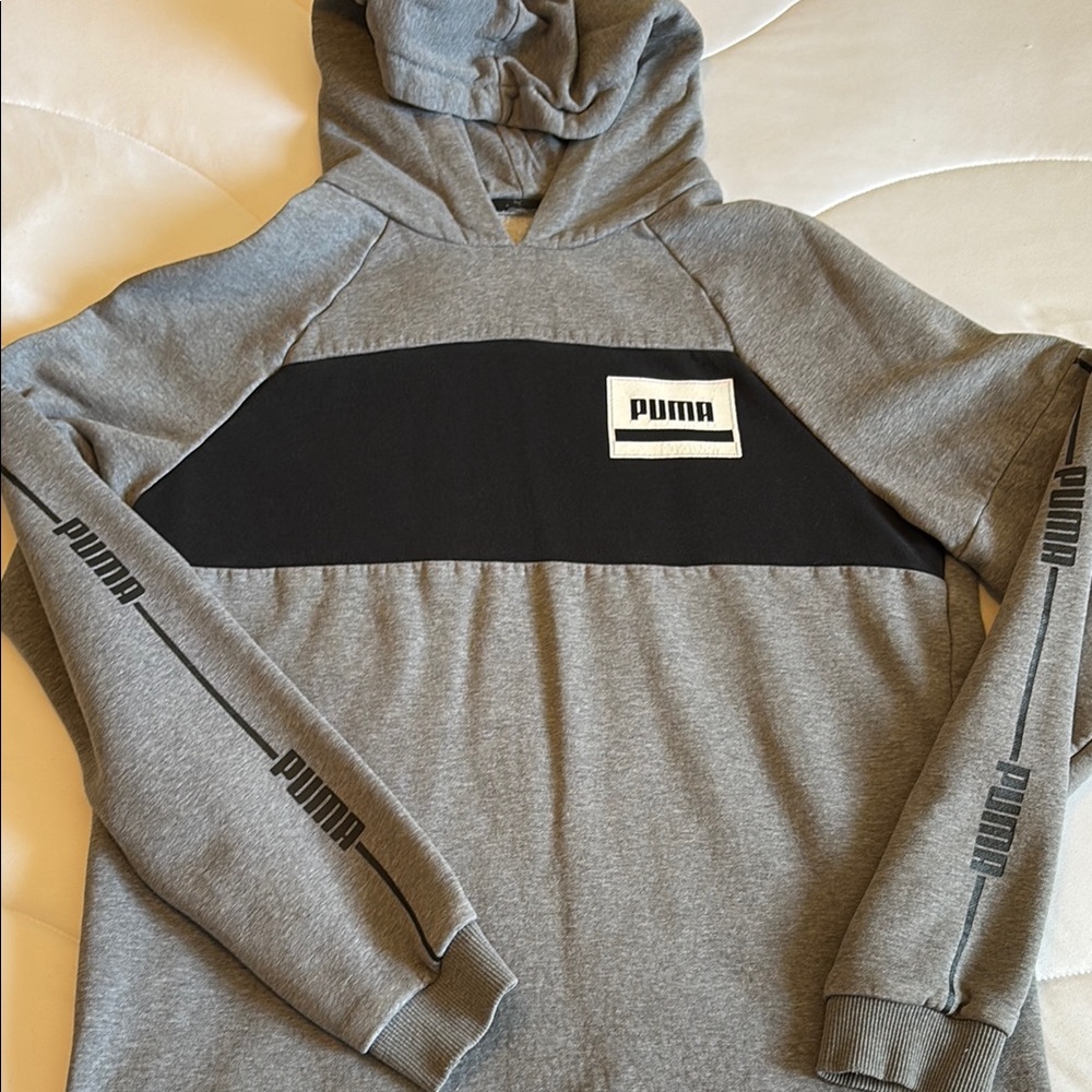 Puma Men's Gray and Black Hoodie